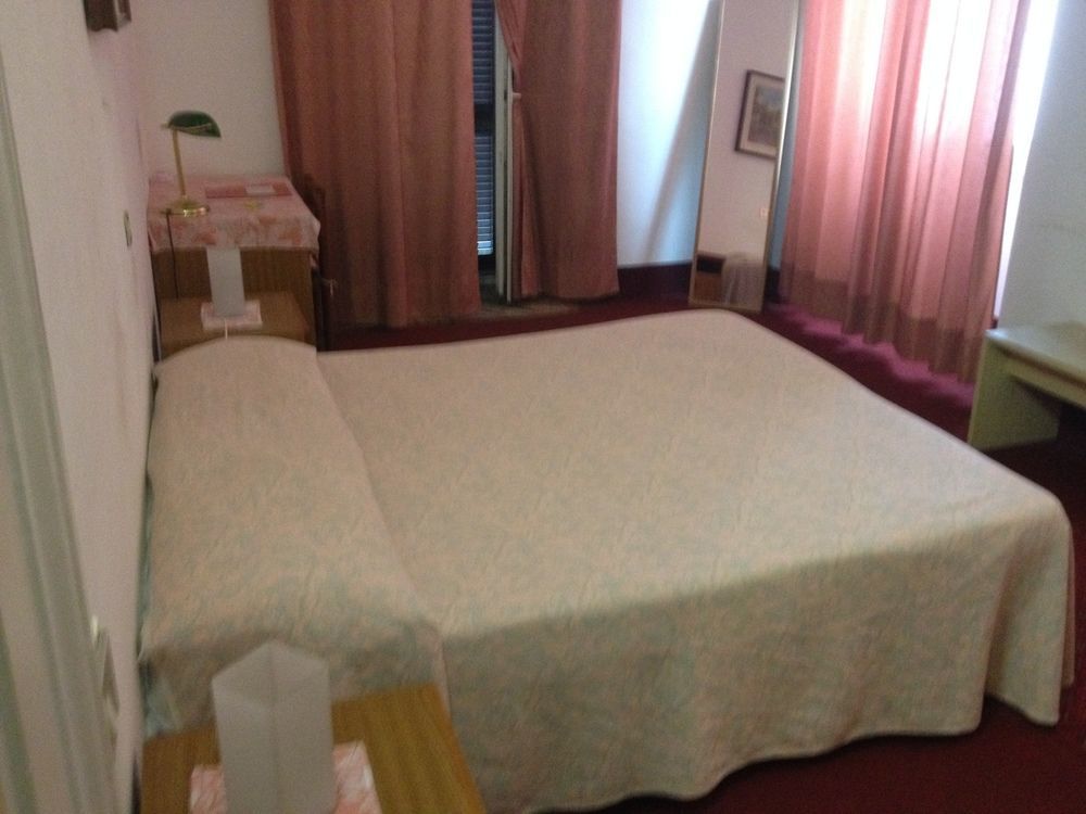Hotel Moderno レッコ エクステリア 写真