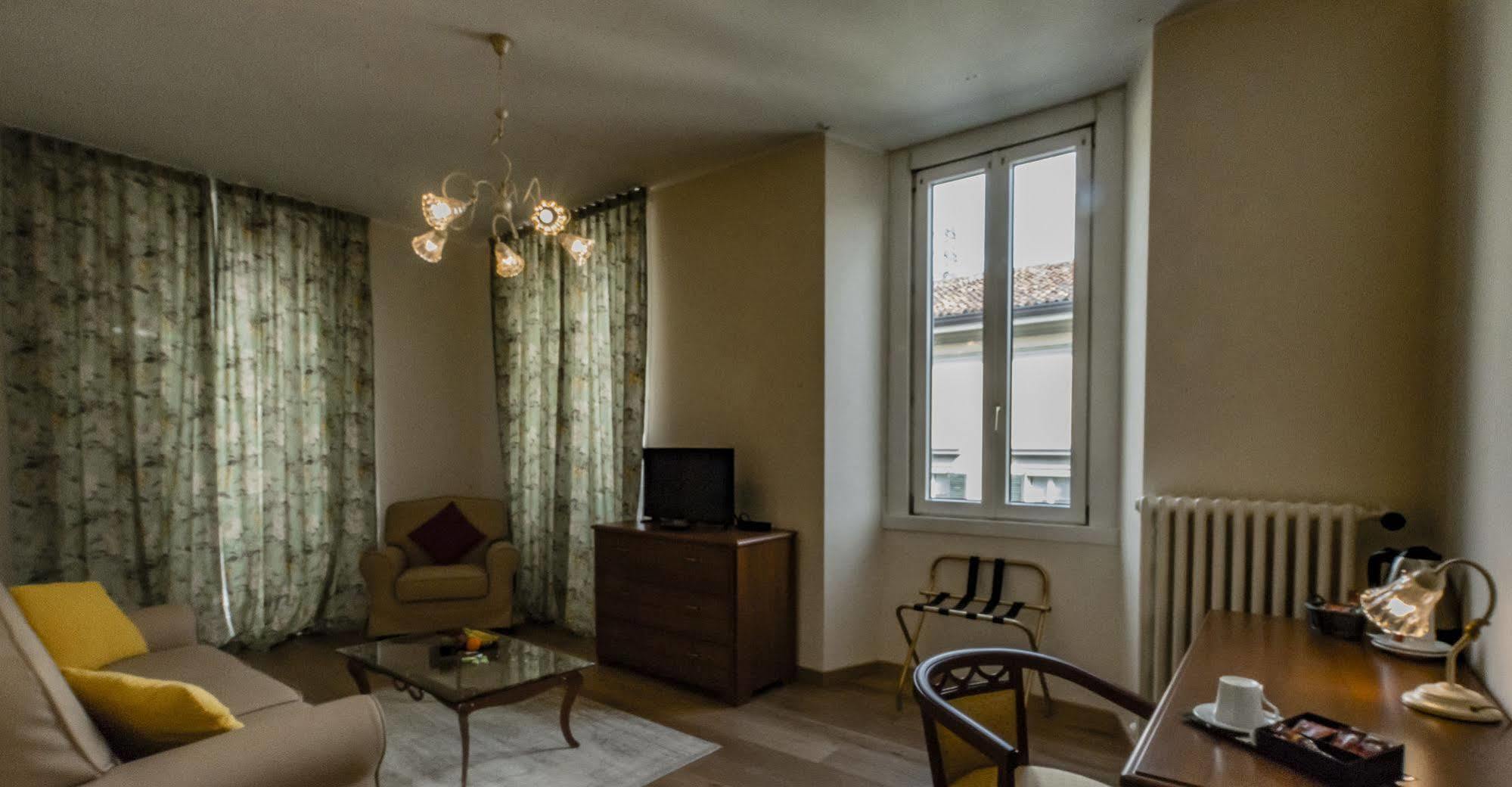 Hotel Moderno レッコ エクステリア 写真