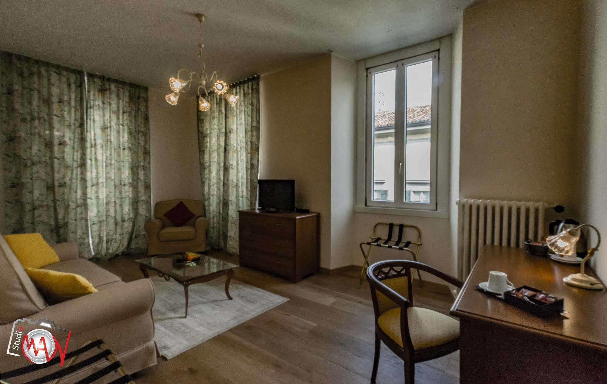 Hotel Moderno レッコ エクステリア 写真