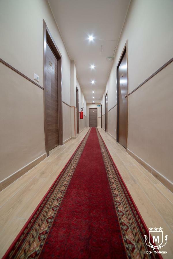 Hotel Moderno レッコ エクステリア 写真